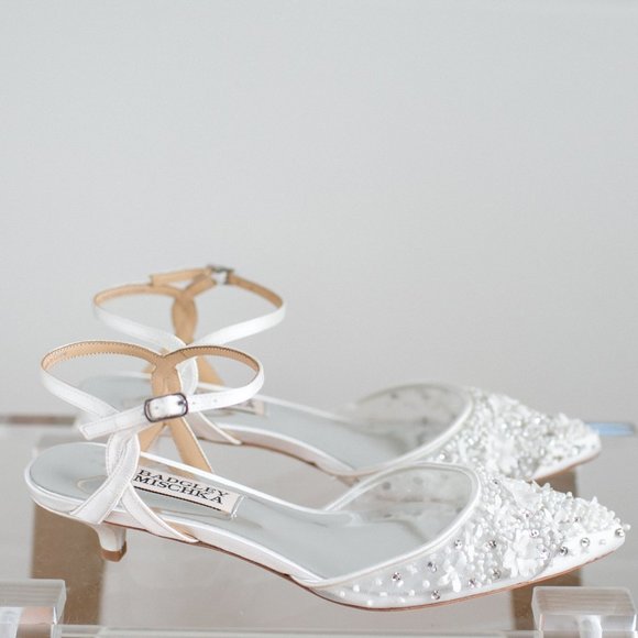 badgley mischka iris kitten heel slingback pump